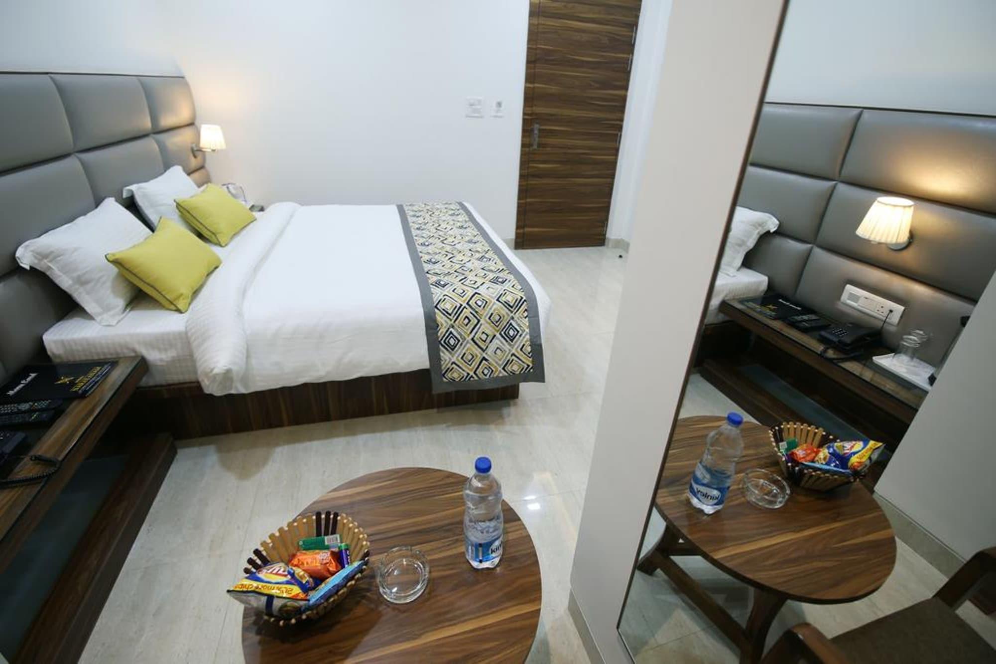Hotel Narayanam Kota  Bagian luar foto