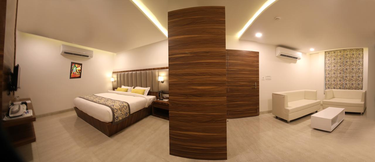 Hotel Narayanam Kota  Bagian luar foto