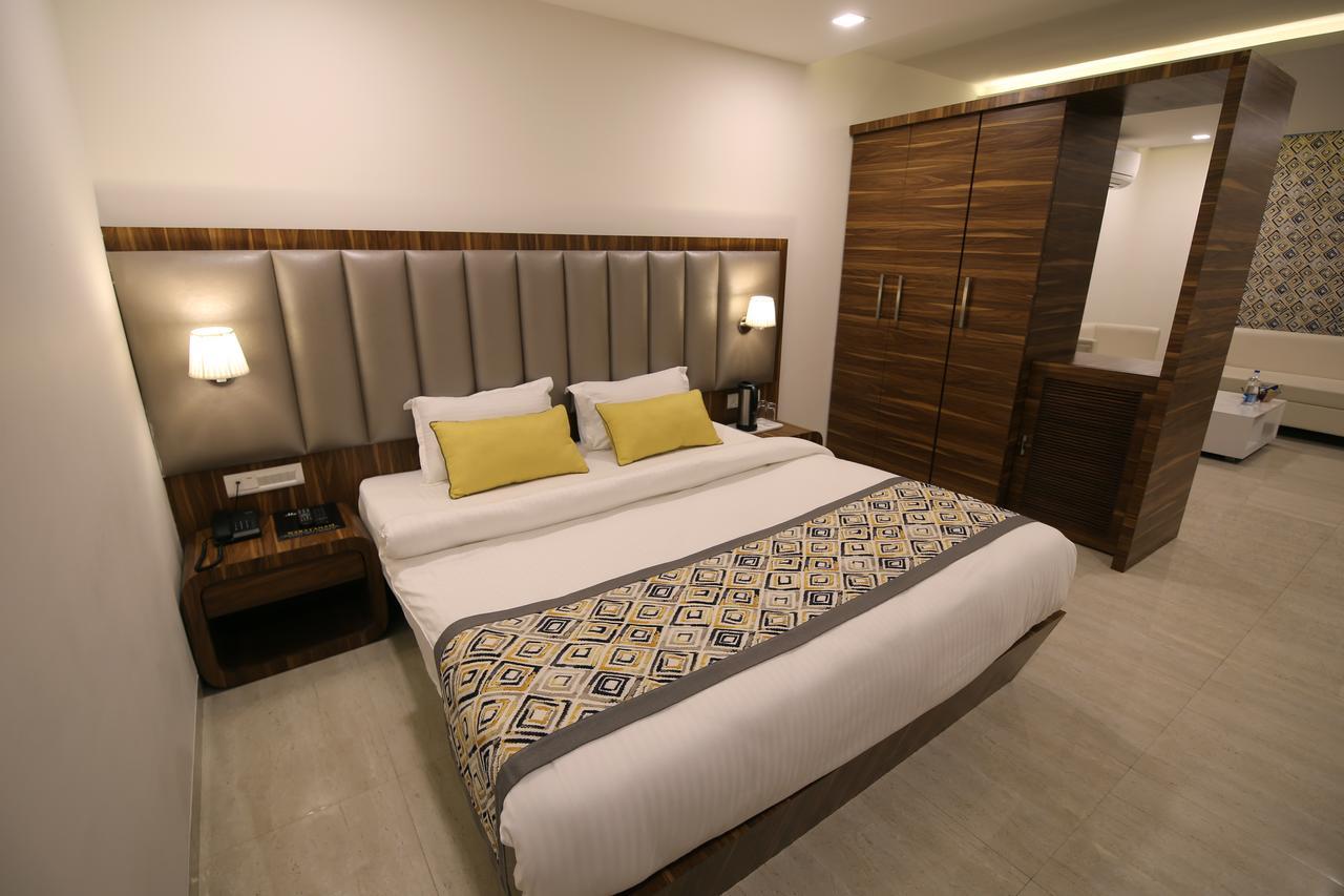 Hotel Narayanam Kota  Bagian luar foto